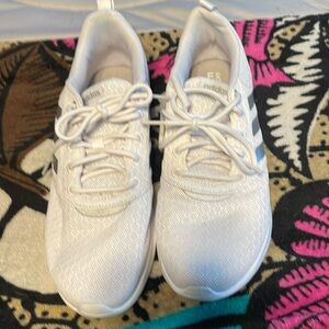 Women’s adidas cloud foam super size 8.5.